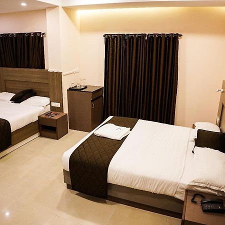 Hotel De L'Amour Port Blair Exterior photo