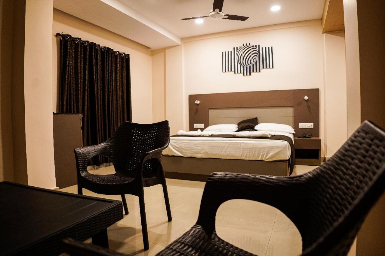 Hotel De L'Amour Port Blair Exterior photo