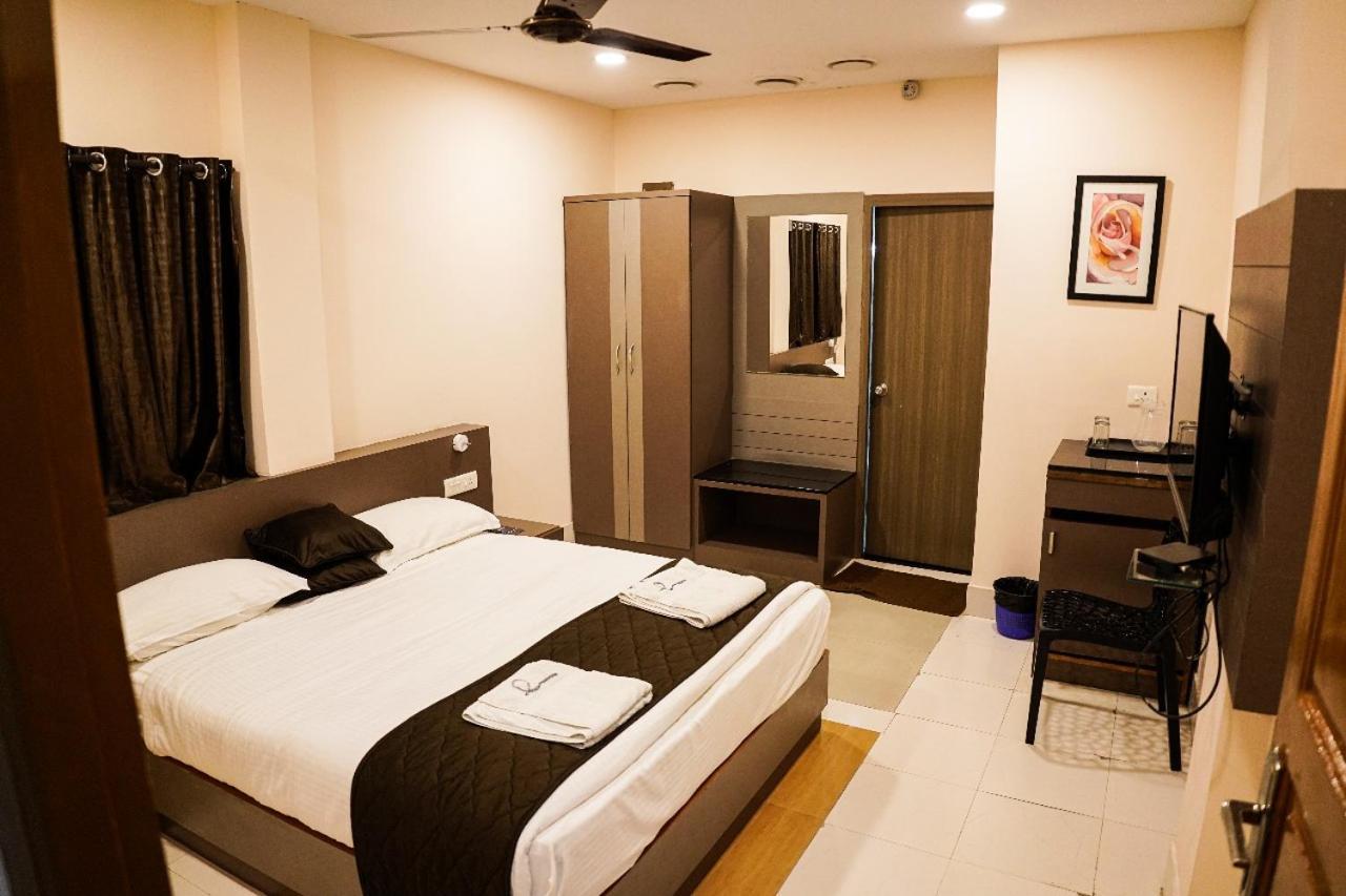 Hotel De L'Amour Port Blair Exterior photo